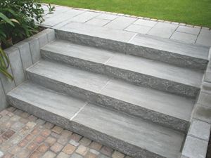 Blockstufe Sandstein Kandla Grey  Treppe