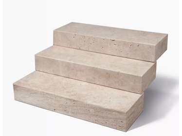 Blockstufen Travertin Medium freigestellt