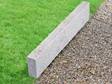 Granit Silver Classico Rasenkante mit Rasen und Kies