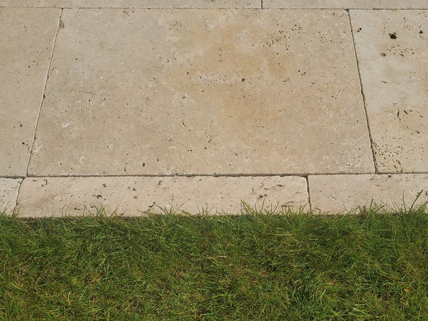 Rasenkanten_Medium_select_Kundenfoto