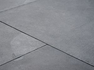 Platten Schiefer Mustang in schwarz mit Fugenbild