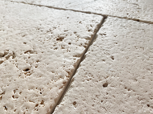 Travertin _Chateau_beige_antike_Fliese_unverfugt