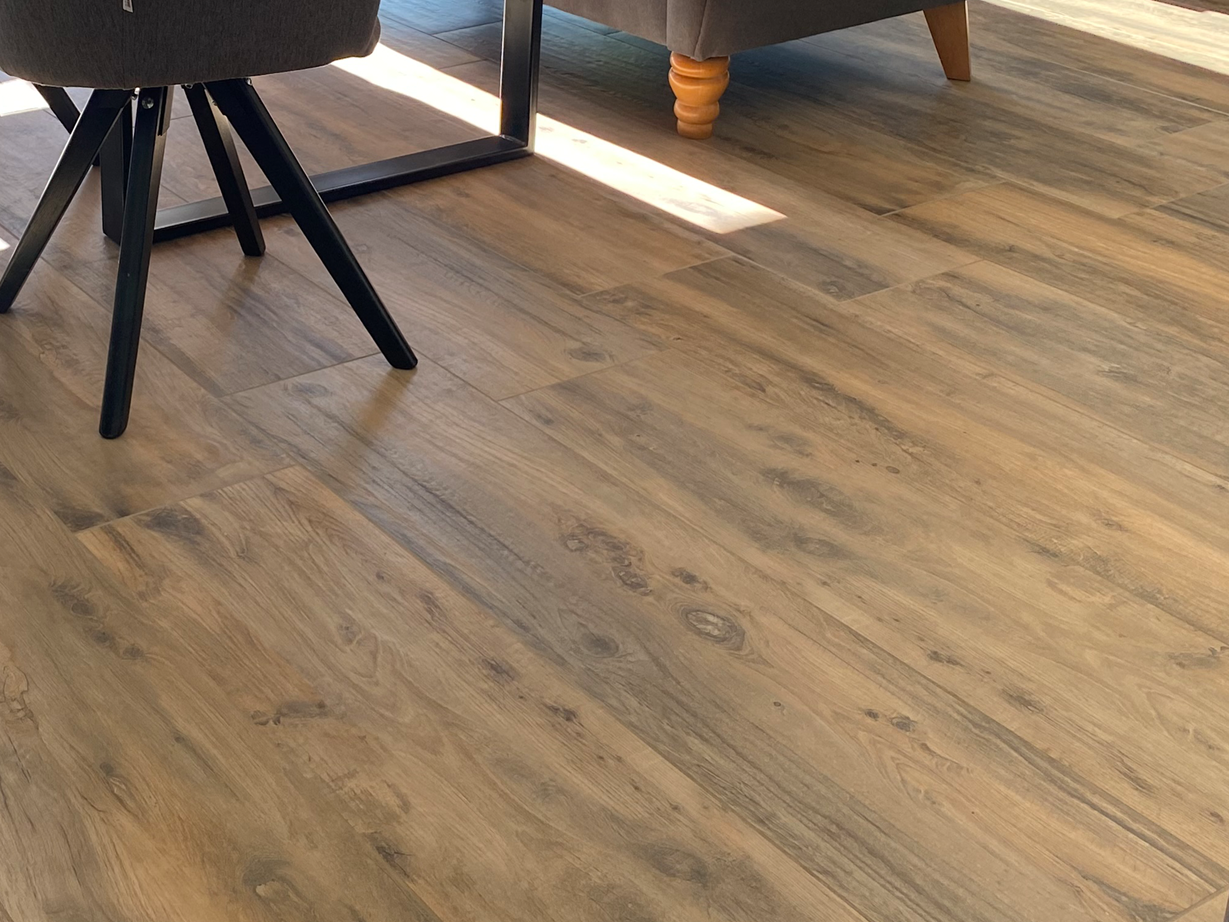 Holzoptikfliesen Canada Lodge: freundliche, natürliche Wirkung Holzoptikfliese Canada Lodge Esstisch Galerie 1