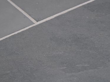 Schiefer-Fliesen Grey Slate Detailaufnahme mit heller Fuge