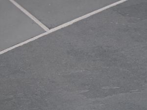 Schiefer-Fliesen Grey Slate Detailaufnahme mit heller Fuge