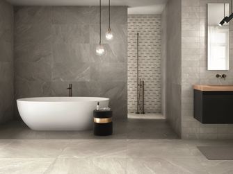 Badezimmer mit Feinsteinzeug-Fliesen Canyon Pearl