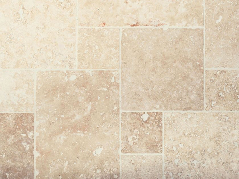 Das Verlegemuster (der Römische Verband) unterstreicht den mediterranen Charakter des Travertins Travertinfliesen Ivory Cream im Römischen Verband von oben