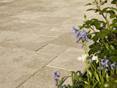 Travertinplatten Medium Select/ Antikmarmor getrommelt auf Terrasse