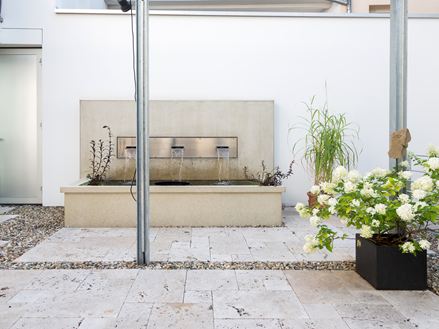 Wasserspiele auf der Travertinterrasse