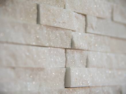 Wandverblender Quarzit Himalya White glitzert