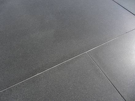 Basalt-Fliesen Platin Black seitliche Aufnahme