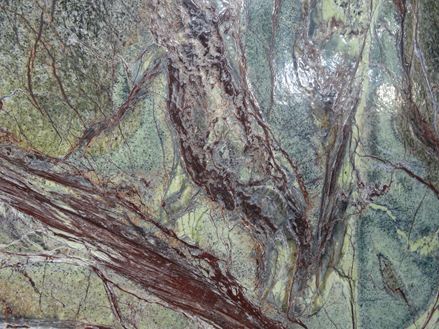 Marmor in bunten Farben von Rot bis Grün