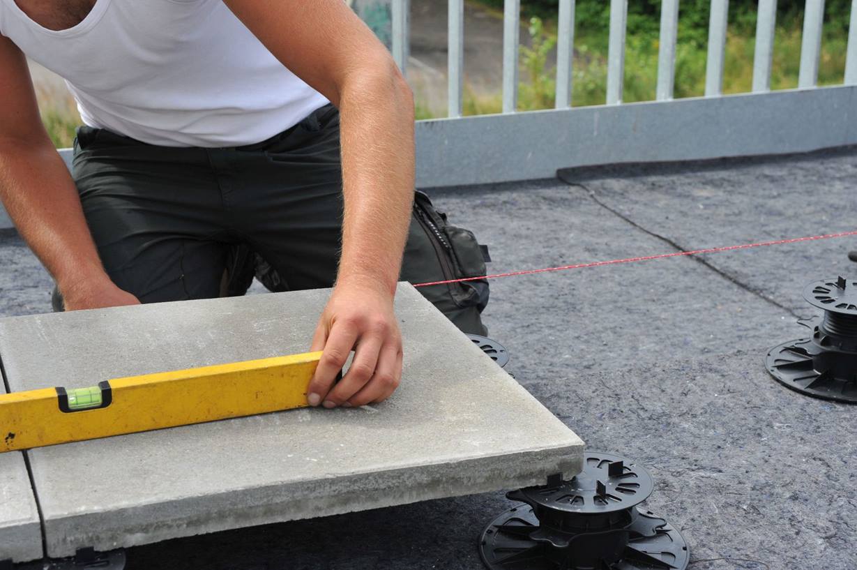 natursteinplatten auf stelzlager verlegen stonenaturelle