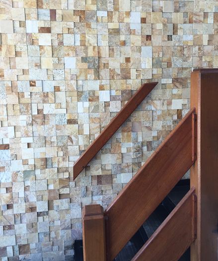 Quarzit Natursteinverblender im Treppenhaus